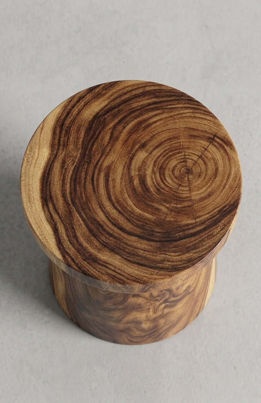 Suar stool Tee – boho furniture handcrafted in Bali by BaliSouk (vue 3) – set of 2
