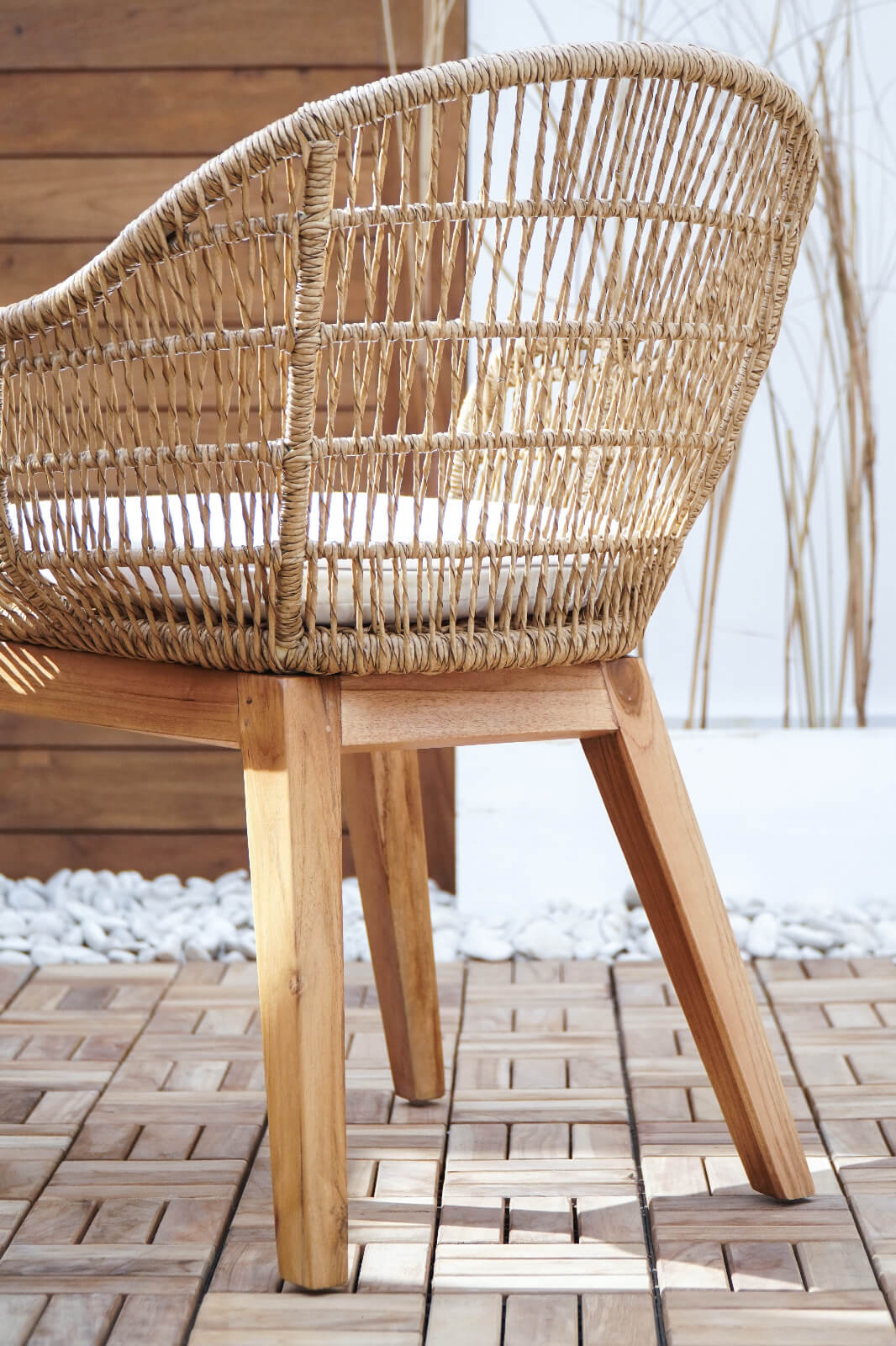 Amora Chair With Cushion