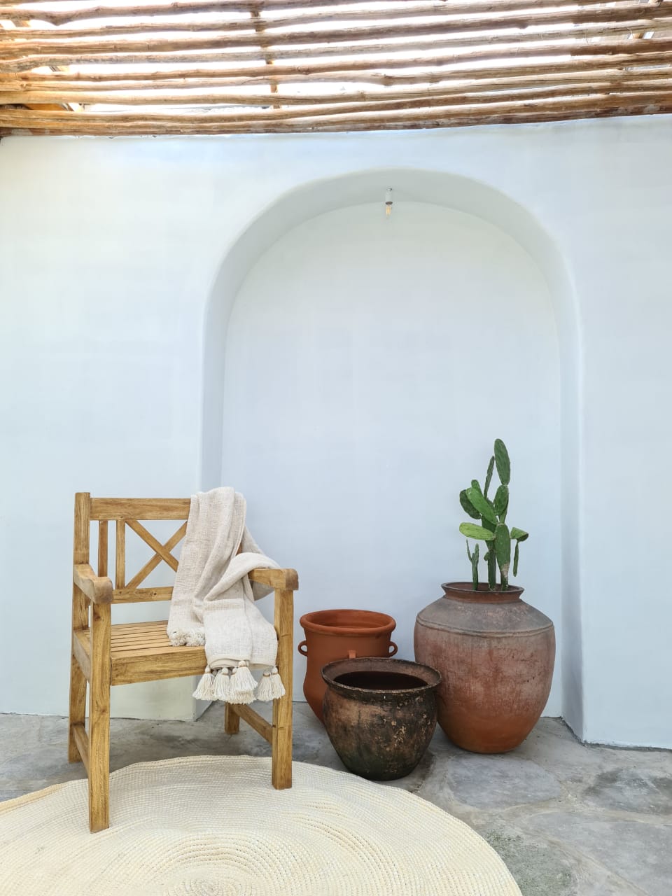 Handcrafted mahogany bench – Criscross, boho furniture from BaliSouk