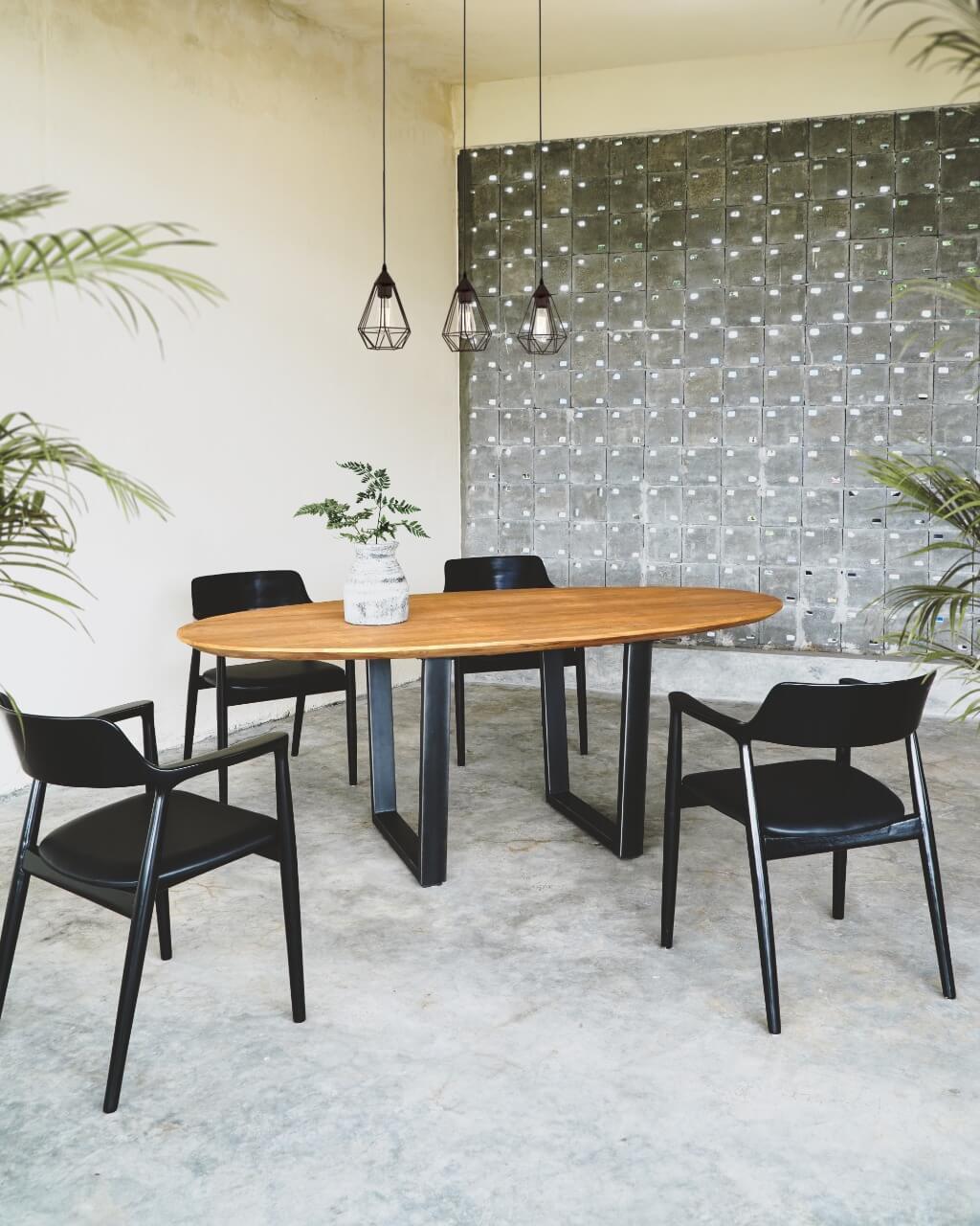 Diamente Oval Table With U Leg