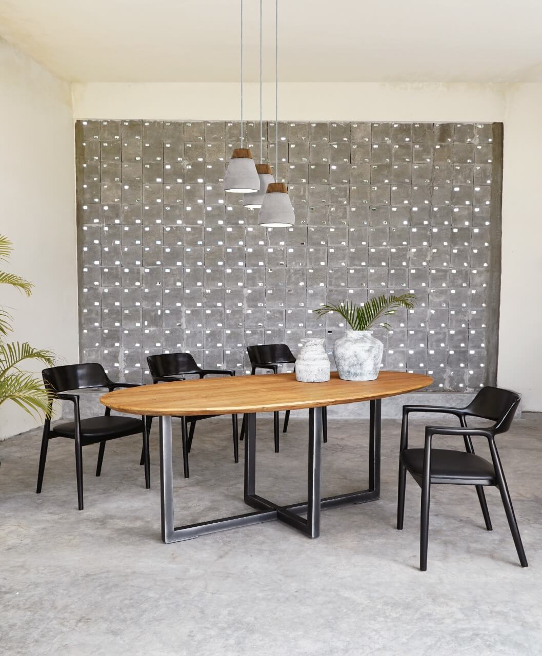 Diamente Oval Table With Double U Leg