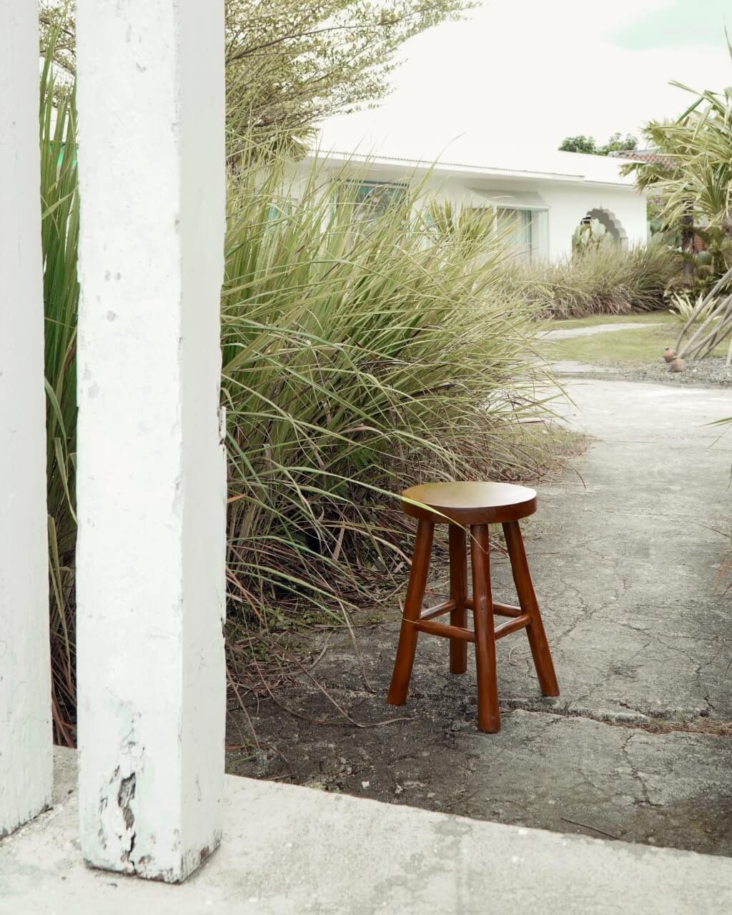Bali Furniture – Kansas Stool – The Kansas Stool Small 5 adds depth and