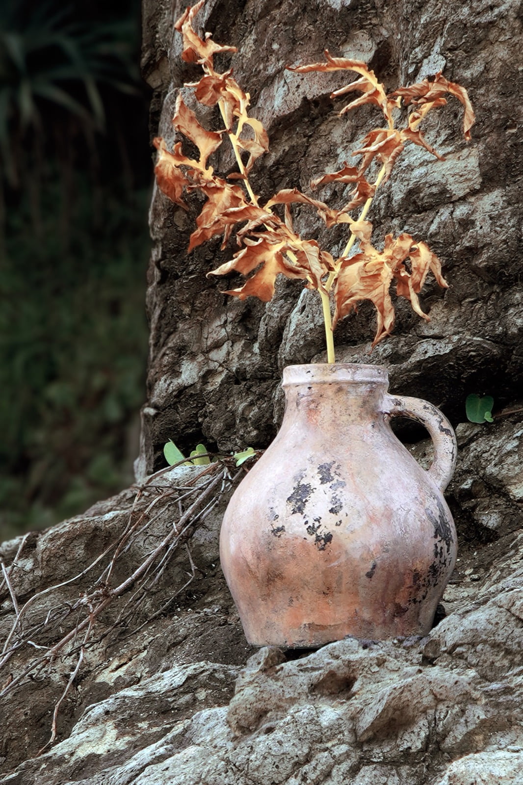 Handmade terracotta vase – the Chicha, boho decor made in Bali