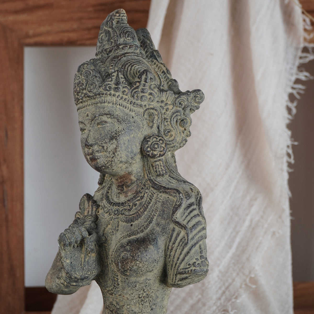 Dewi Statue On Stand