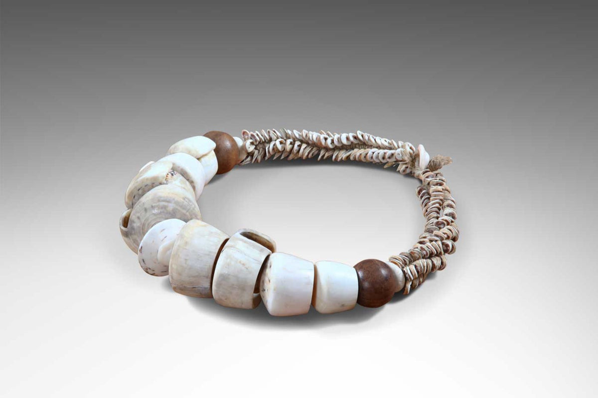 Handmade shell decorative piece – the Tiko Necklace, boho decor made in Bali