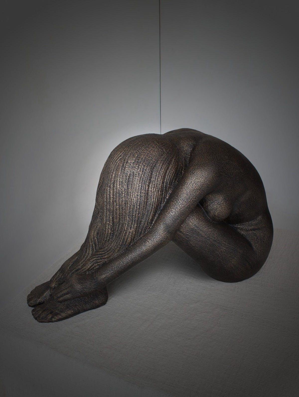 Resin sculpture – Athlete, natural natural materials in boho style