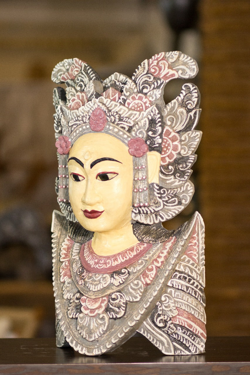 The Balinese Girl sculpture – natural materials, boho decor handmade in Bali