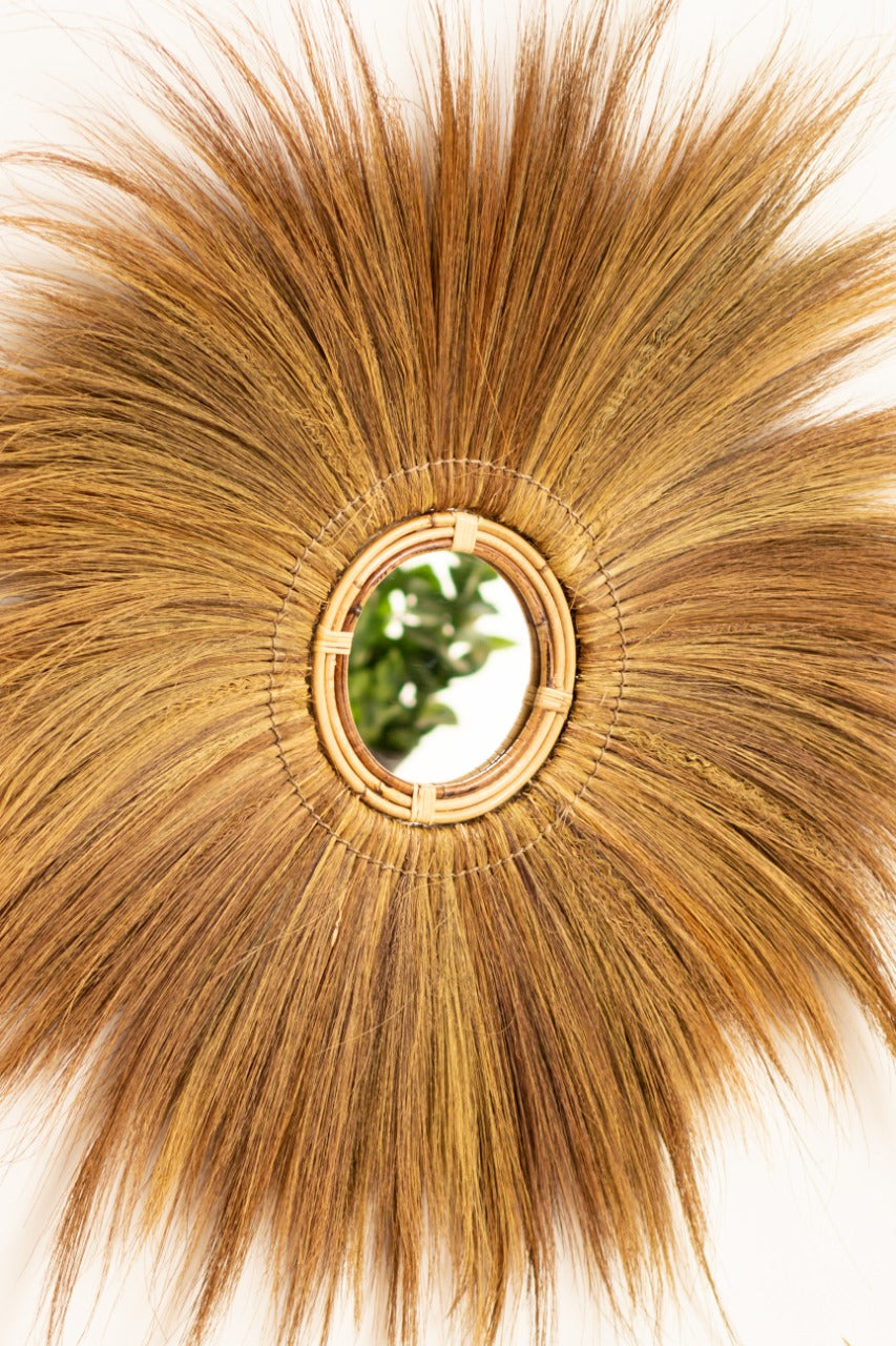 Shell mirror Anyam – boho decor, handwoven and handmade in Bali