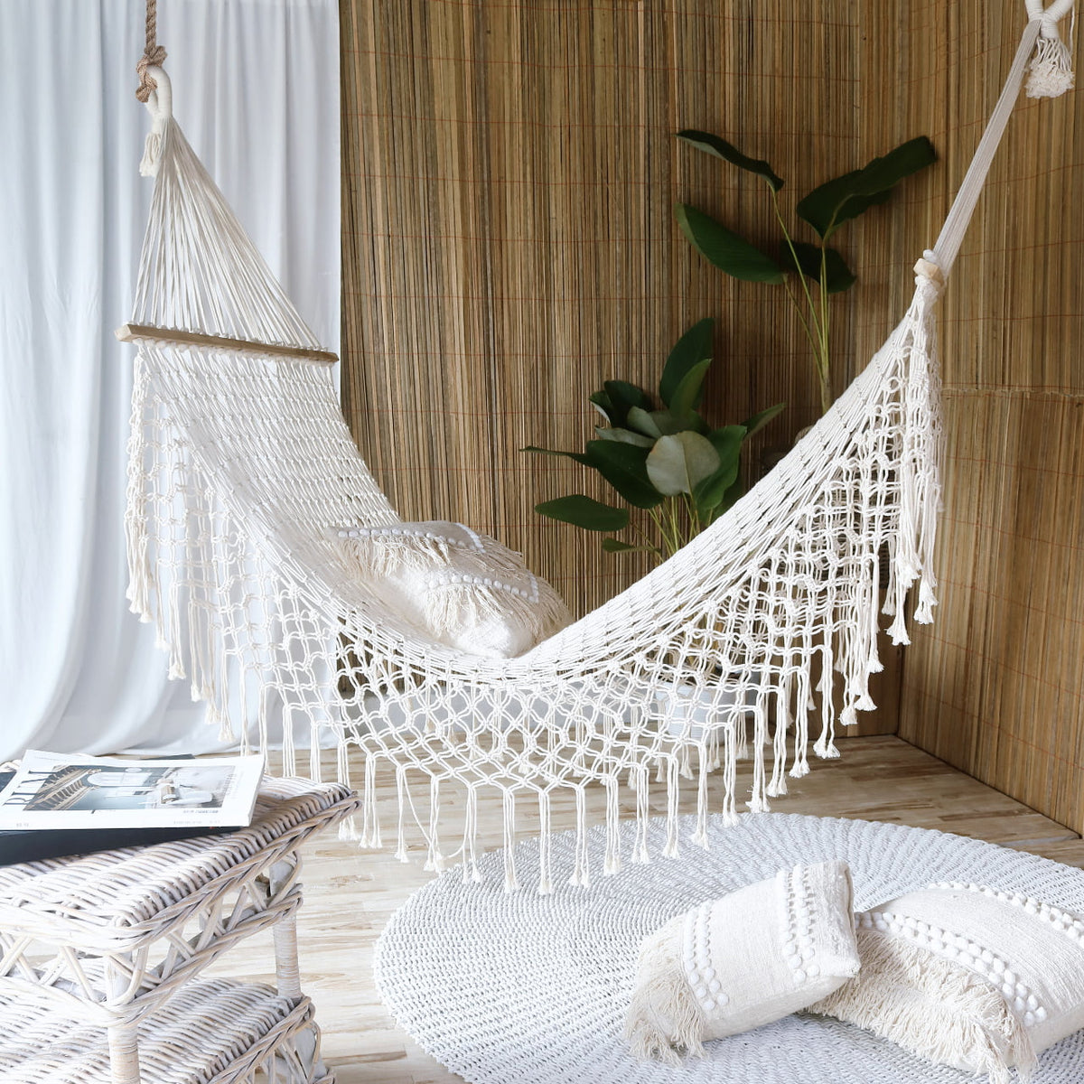 Handmade rope hammock – the Macrame, boho furniture made in Bali