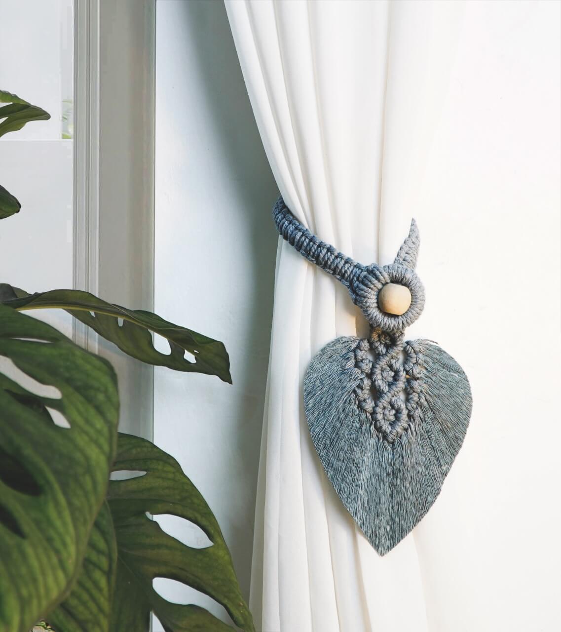 Tassel Leaf Shape