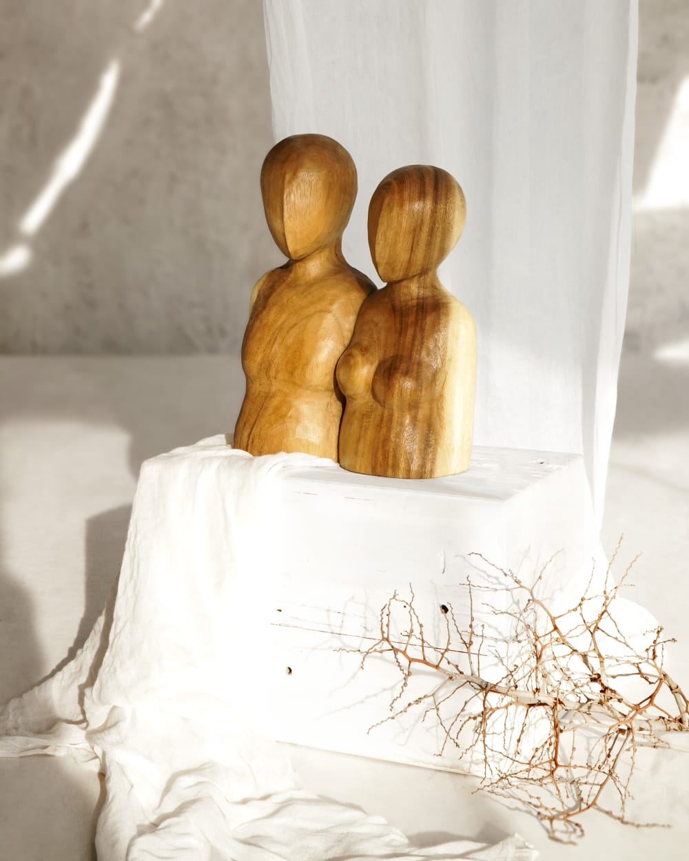 Albasia wood decorative piece – Lover Object – boho decor handmade in Bali by BaliSouk