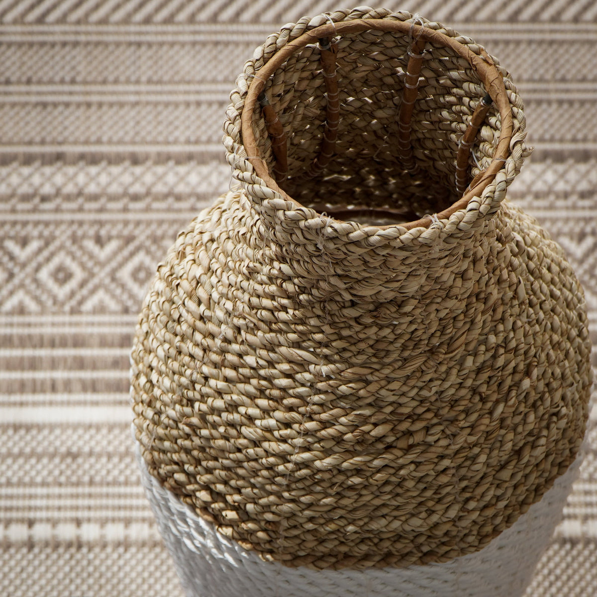 seagrass vase Callie – boho decor handcrafted in Bali by BaliSouk (view 2)