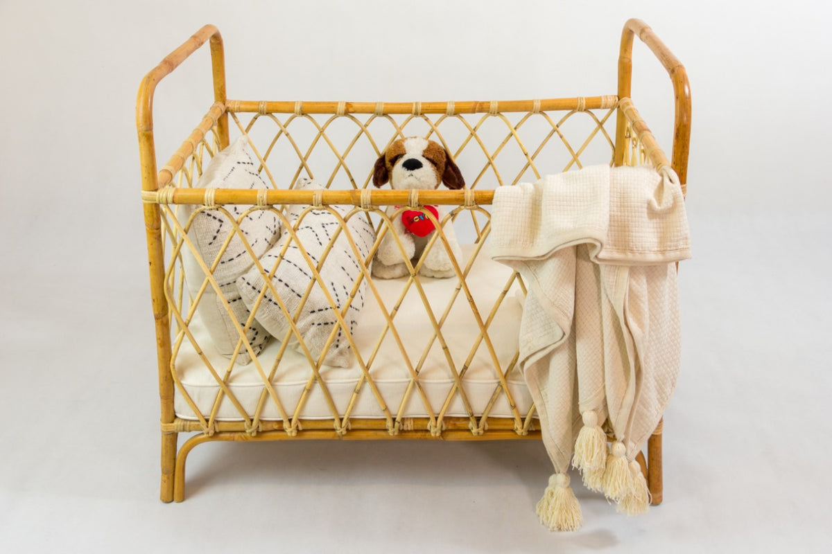Handcrafted rattan baby bed – Mica, boho furniture from BaliSouk