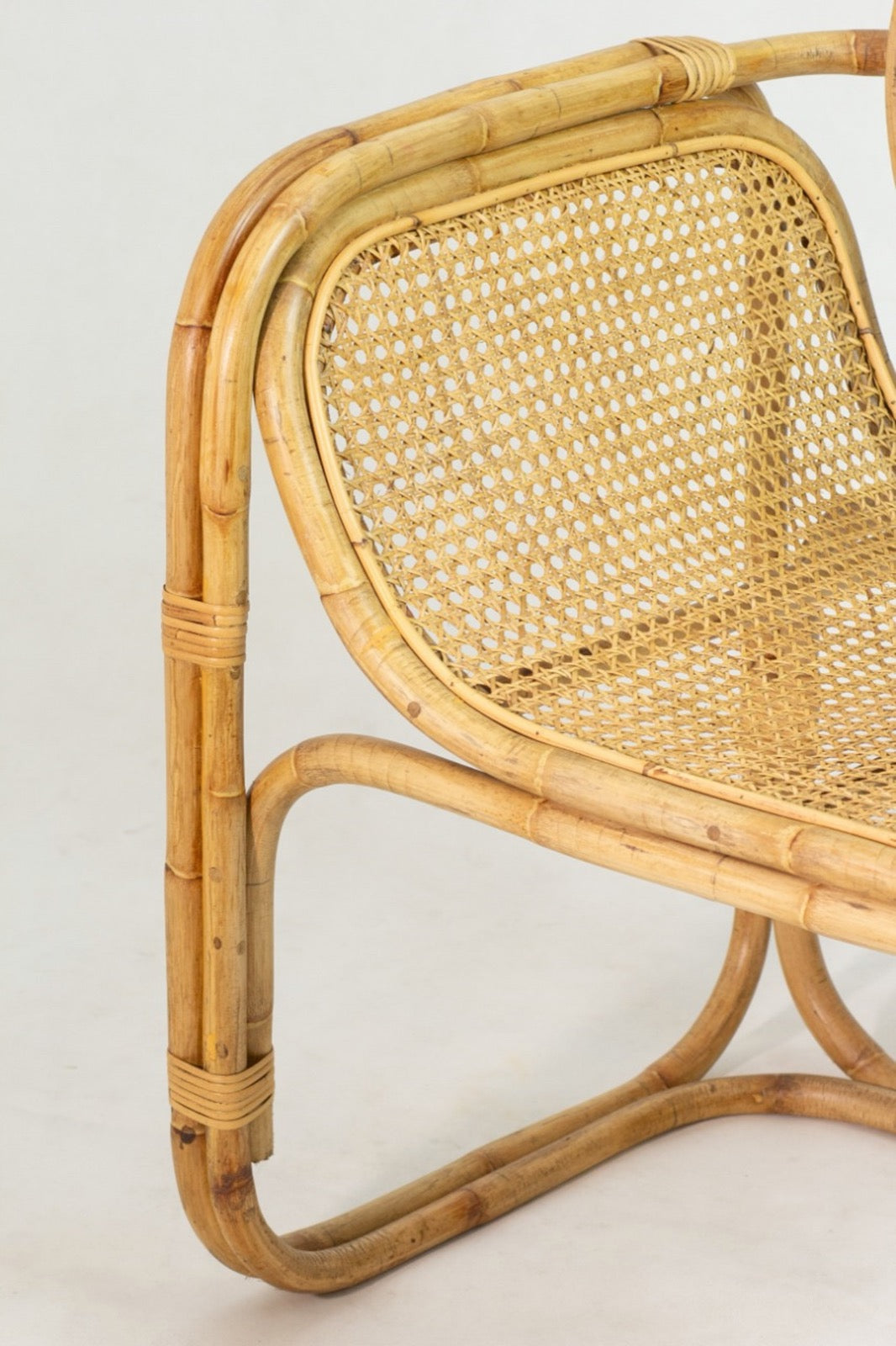 Marte lounge chair, boho furniture handmade by Balinese artisans