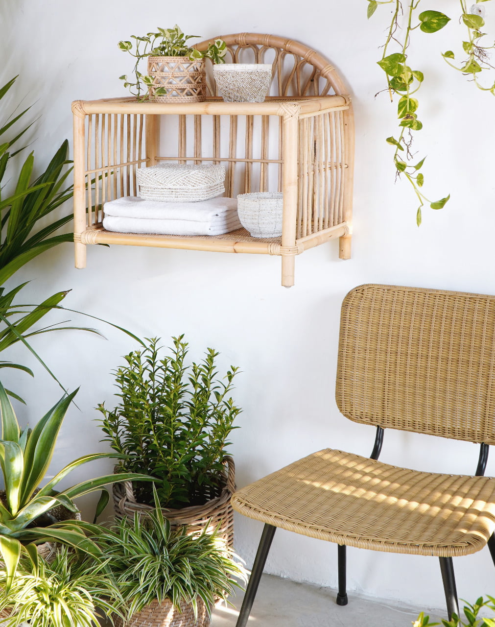 The Loly Hanger decorative piece – natural materials, boho decor handmade in Bali