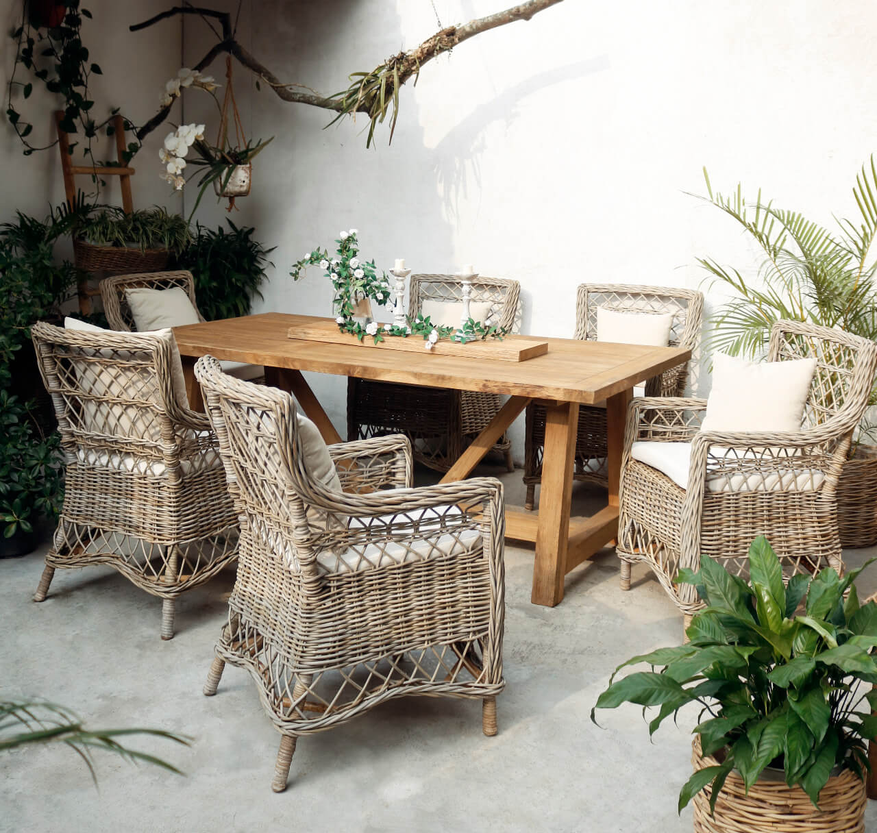 Bali Furniture – Alexander Chair With White Seat Cushion 5Cm Thickness