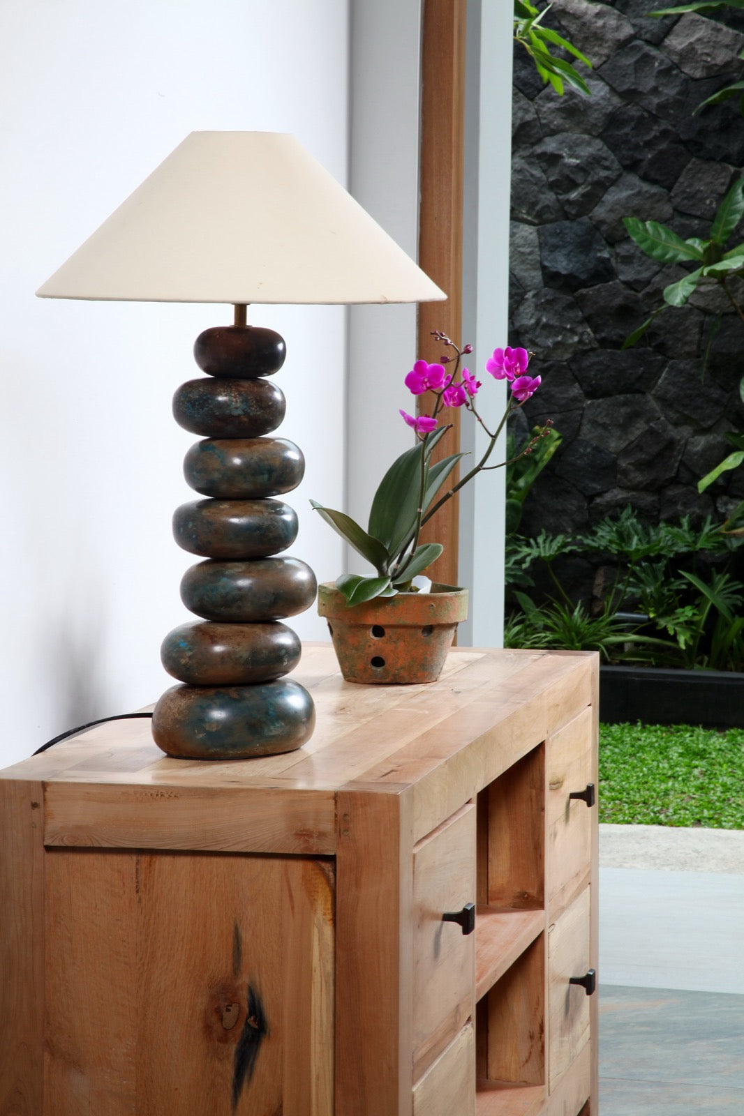 Jade Stone lamp in natural materials – handmade boho decor from Bali