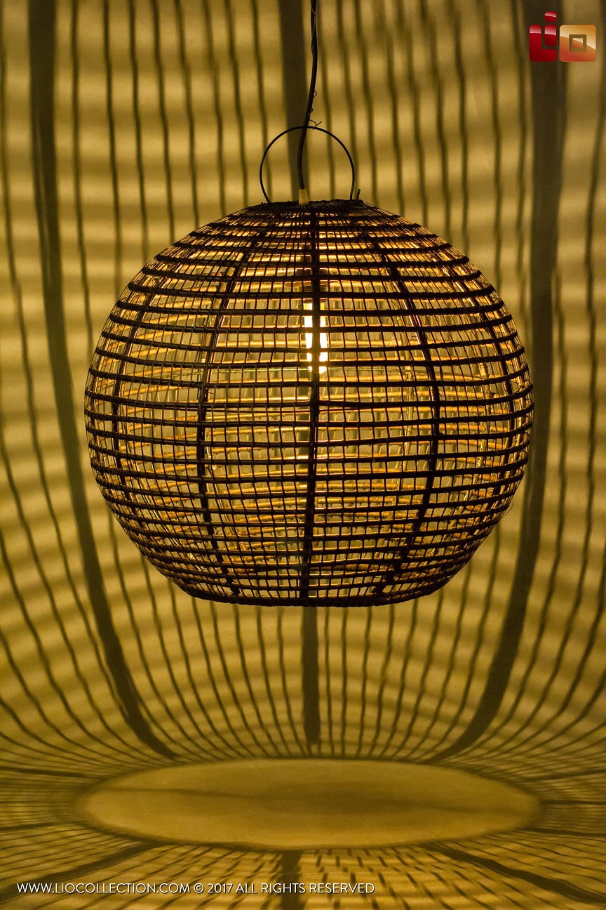 Handmade rattan pendant lamp – the Rattan Hanging Lamp, boho decor made in Bali
