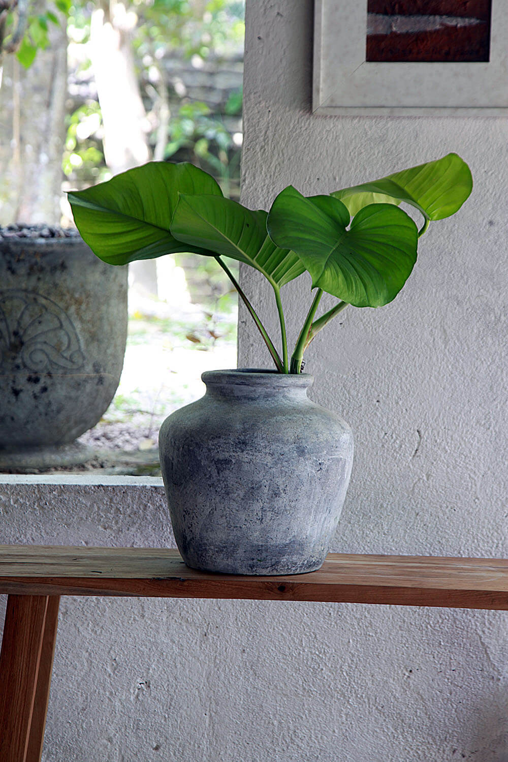 Bali Furniture – Olenia Pot – The Olenia Pot offers a calm, collected