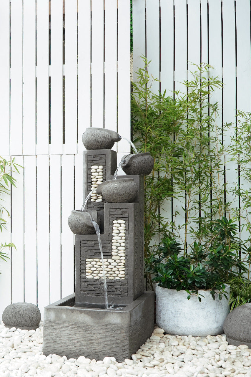Soputan water fountain in natural materials – handmade boho decor from Bali