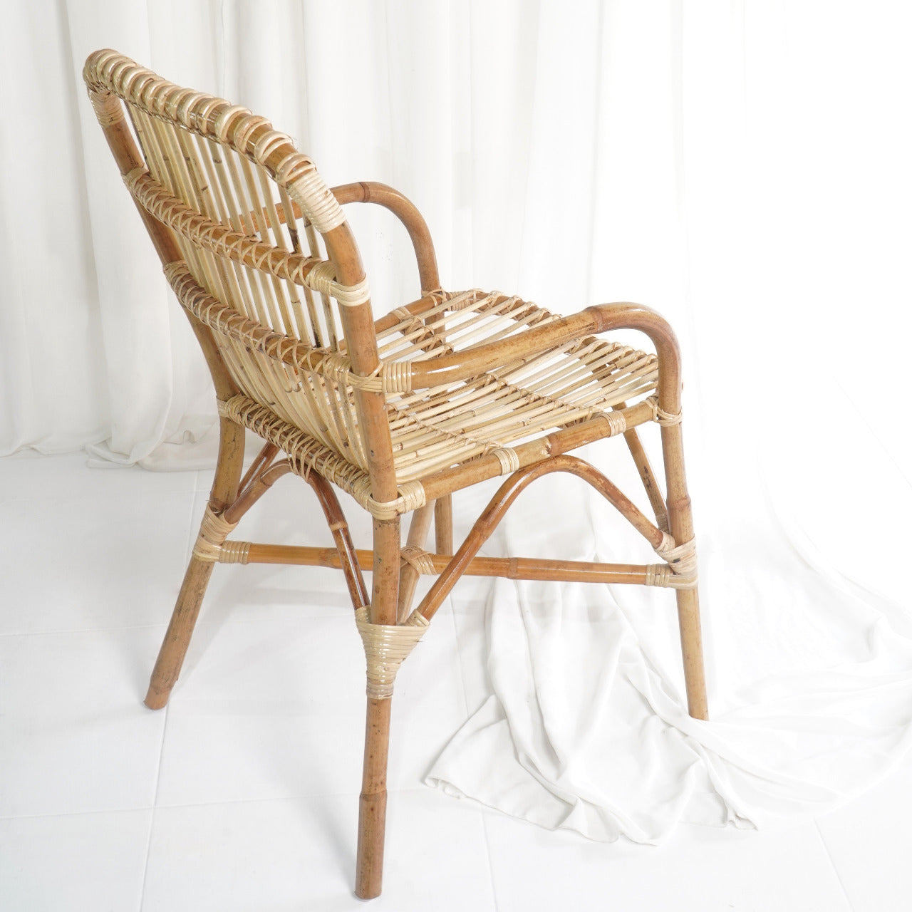 Sumatra Armchair With White Cushion