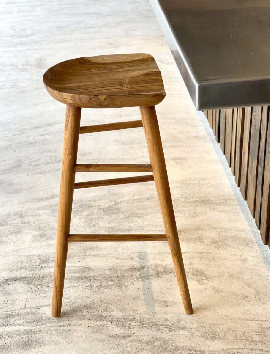Teak bar stool Krank – boho furniture handcrafted in Bali by BaliSouk (vue 2)