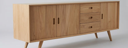 Teak low cabinet Oslo 2 – boho furniture handcrafted in Bali by BaliSouk (vue 2)