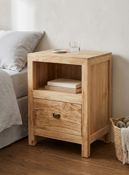 Teak bed side table Aston – boho furniture handcrafted in Bali by BaliSouk (vue 3)