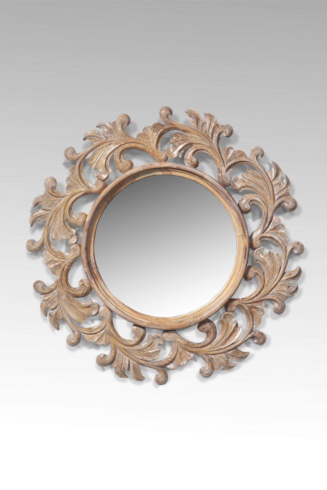 Kalimantan mirror in natural materials – handmade boho decor from Bali