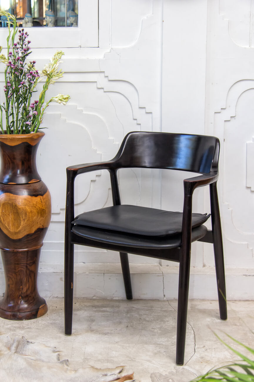Bali Furniture – Kennedy Armchair Black – The Kennedy Armchair Black brings warmth