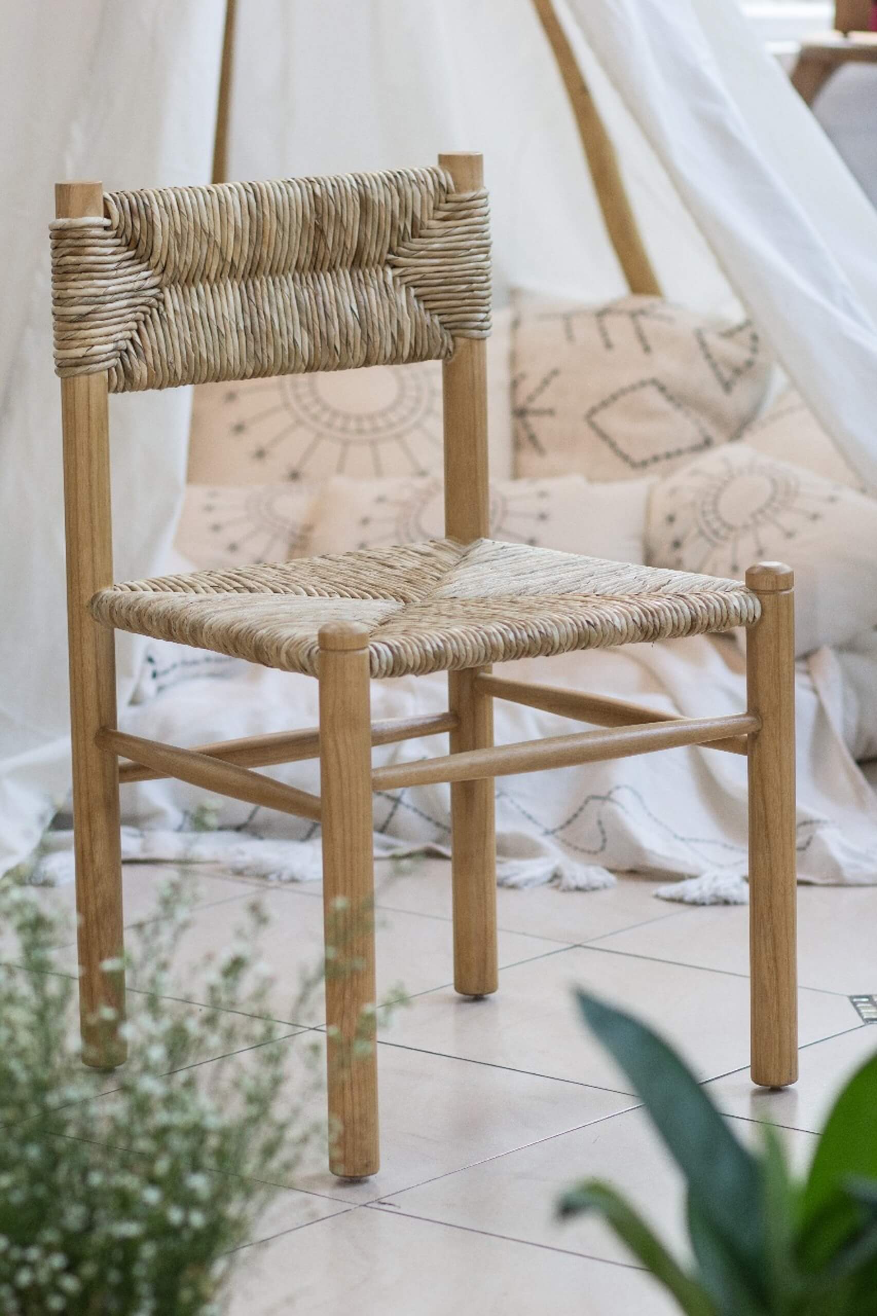 Bali Furniture – San Paolo Dining Chair – The San Paolo Dining Chair adds depth an