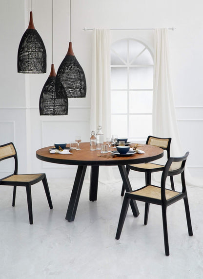 Country Round Table With 3 Legs