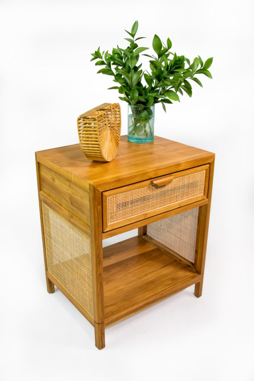 Kyknos side table in natural materials – handmade boho furniture from Bali