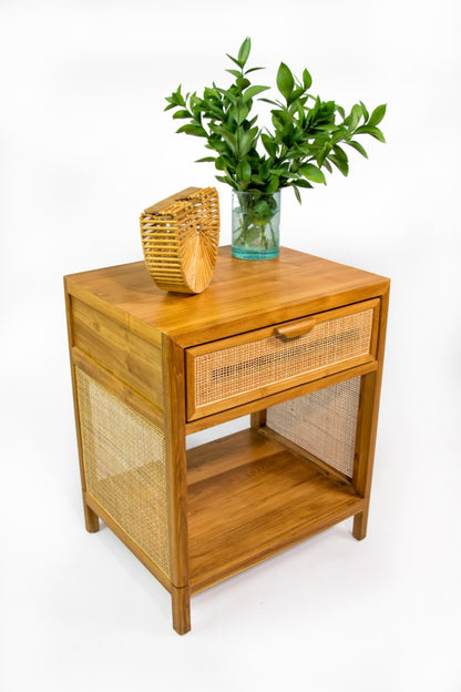 Kyknos side table in natural materials – handmade boho furniture from Bali