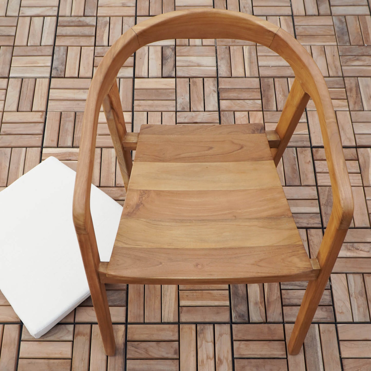 Bali Furniture – Funny Mini Chair With White Cushion