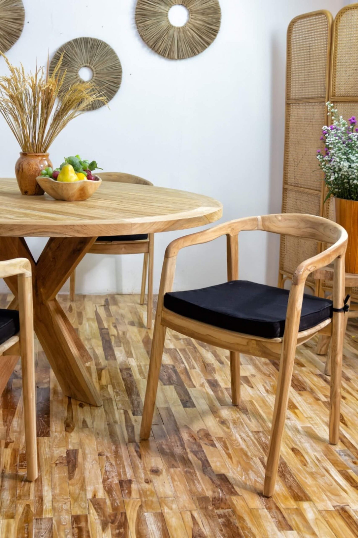 Bali Furniture – Funny Mini Chair With Black Cushion – The Funny Mini Chair With Black Cushion 