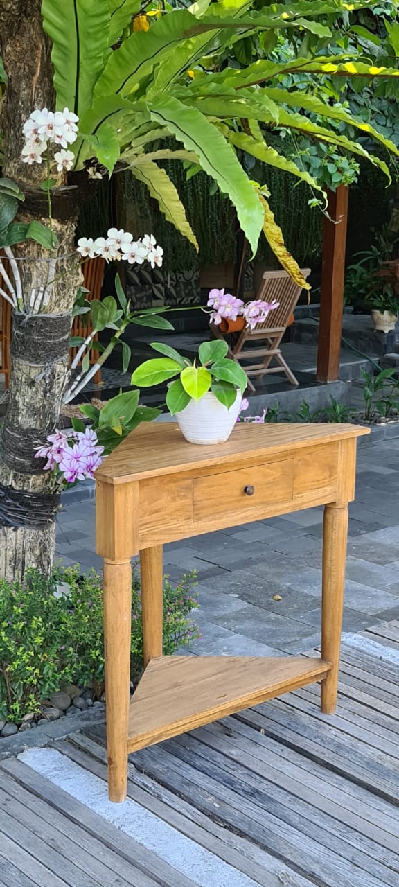 Mahogany table – Kauman Corner, natural natural materials in boho style