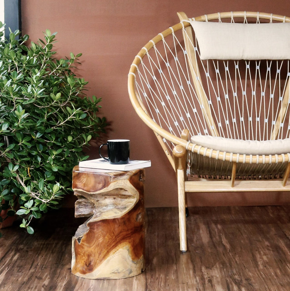 Sveidbag lazy chair in natural materials – handmade boho furniture from Bali
