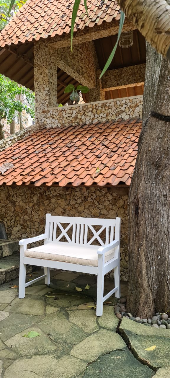The Criscross bench – natural materials, boho furniture handmade in Bali