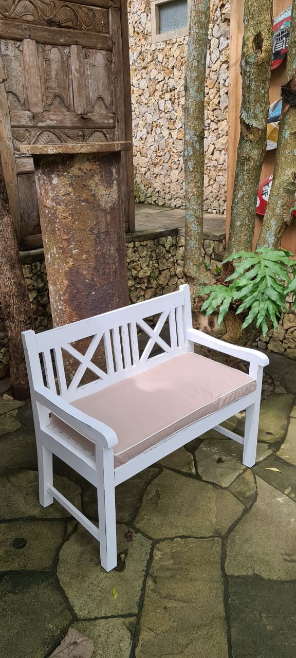 Criscross bench in natural materials – boho furniture by BaliSouk