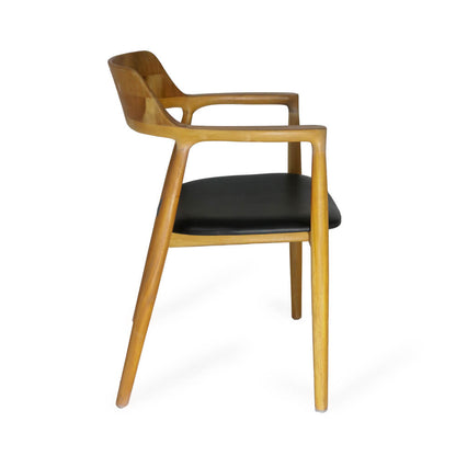 Bali Furniture – Kennedy Armchair Natural Black Vinyl