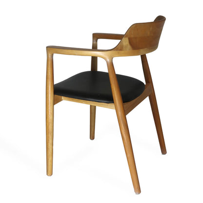 Bali Furniture – Kennedy Armchair Natural Black Vinyl