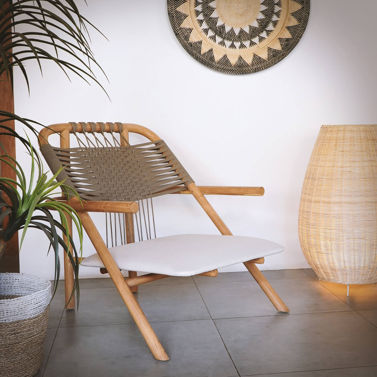 Bali Furniture – Bilbao Relax Armchair With White Seat Cushion