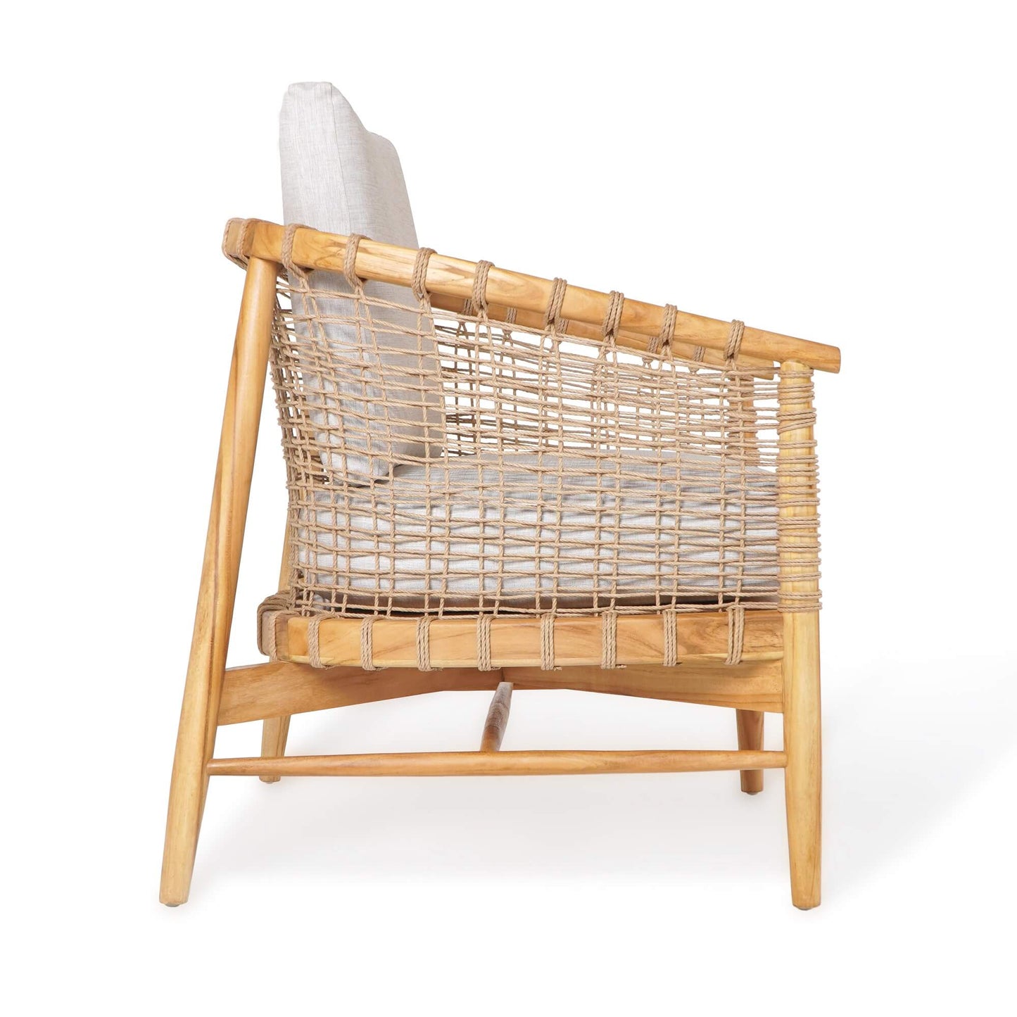 Bali Furniture – Riegel Lounge Chair With White Cushion