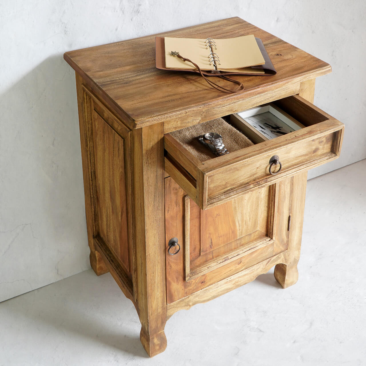 Samuel Bedside Table (1 Door And 1 Drawer)