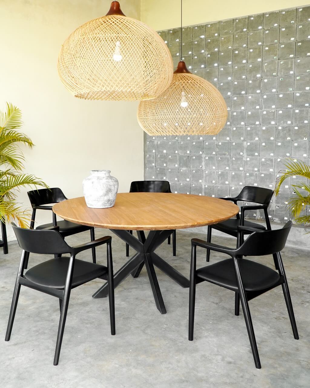 Diamente  Round Table With Cross Leg