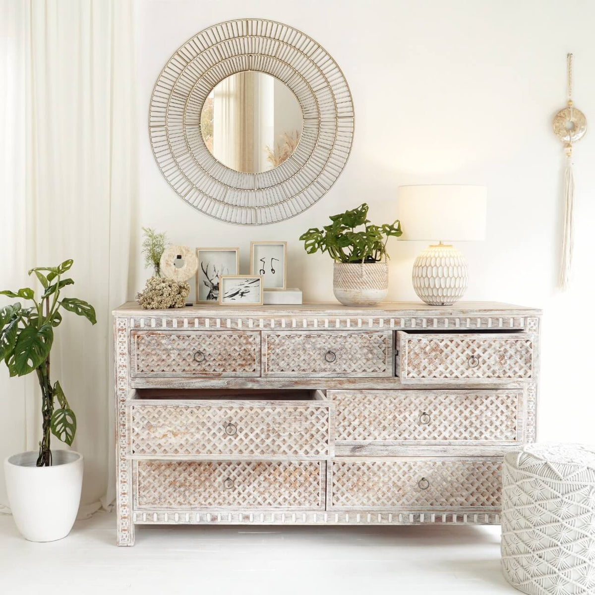 Minahasa Buffet With 7 Drawers