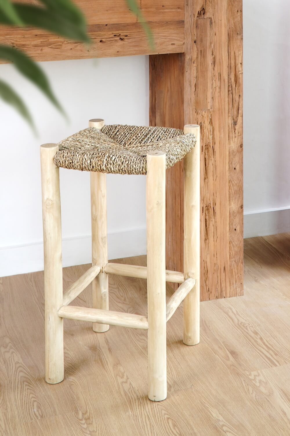 Bali Furniture – London Bar Stool – The London Bar Stool brings warmth, text