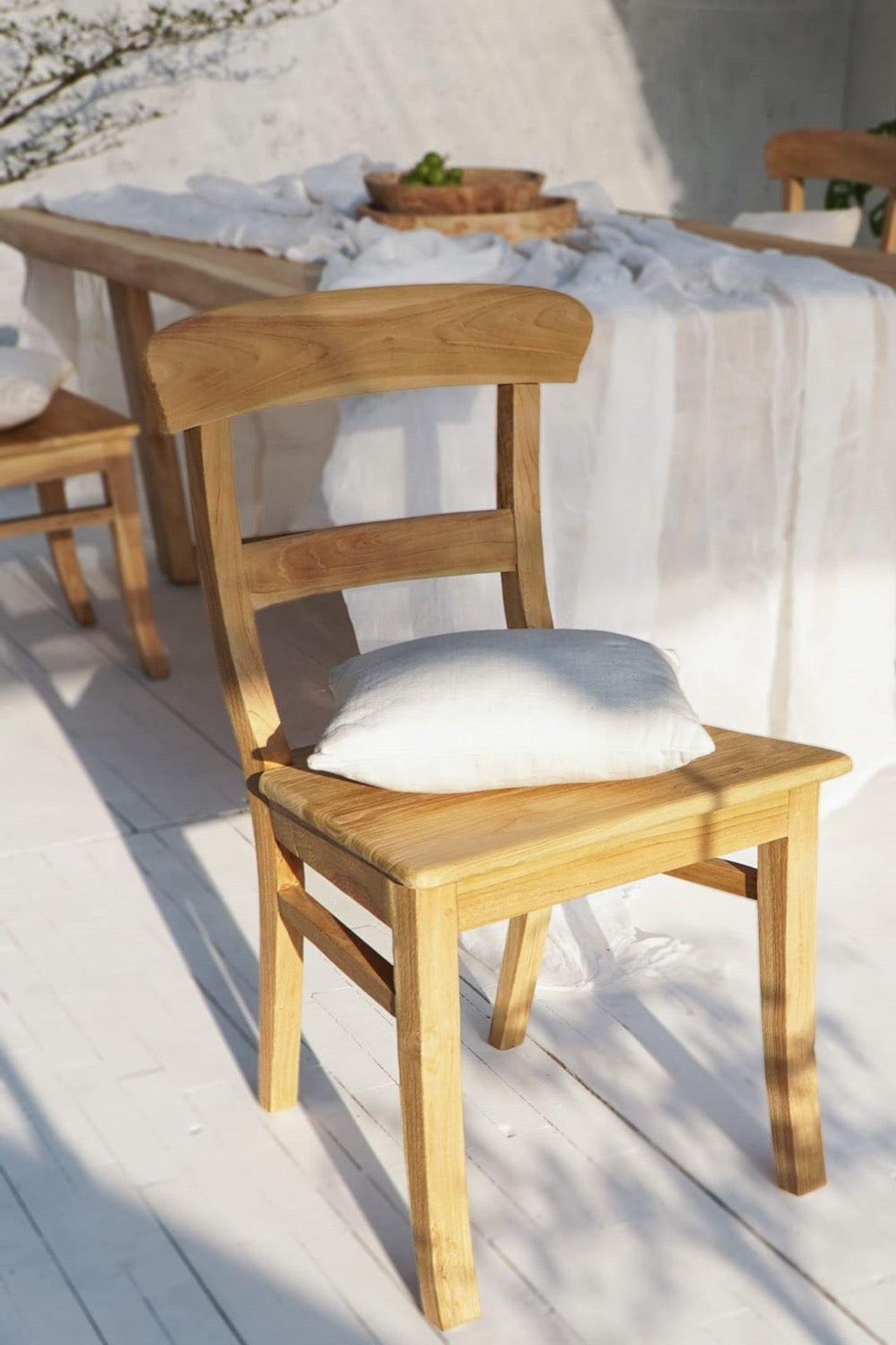 Teak dining chair Country – boho furniture, handwoven and handmade in Bali