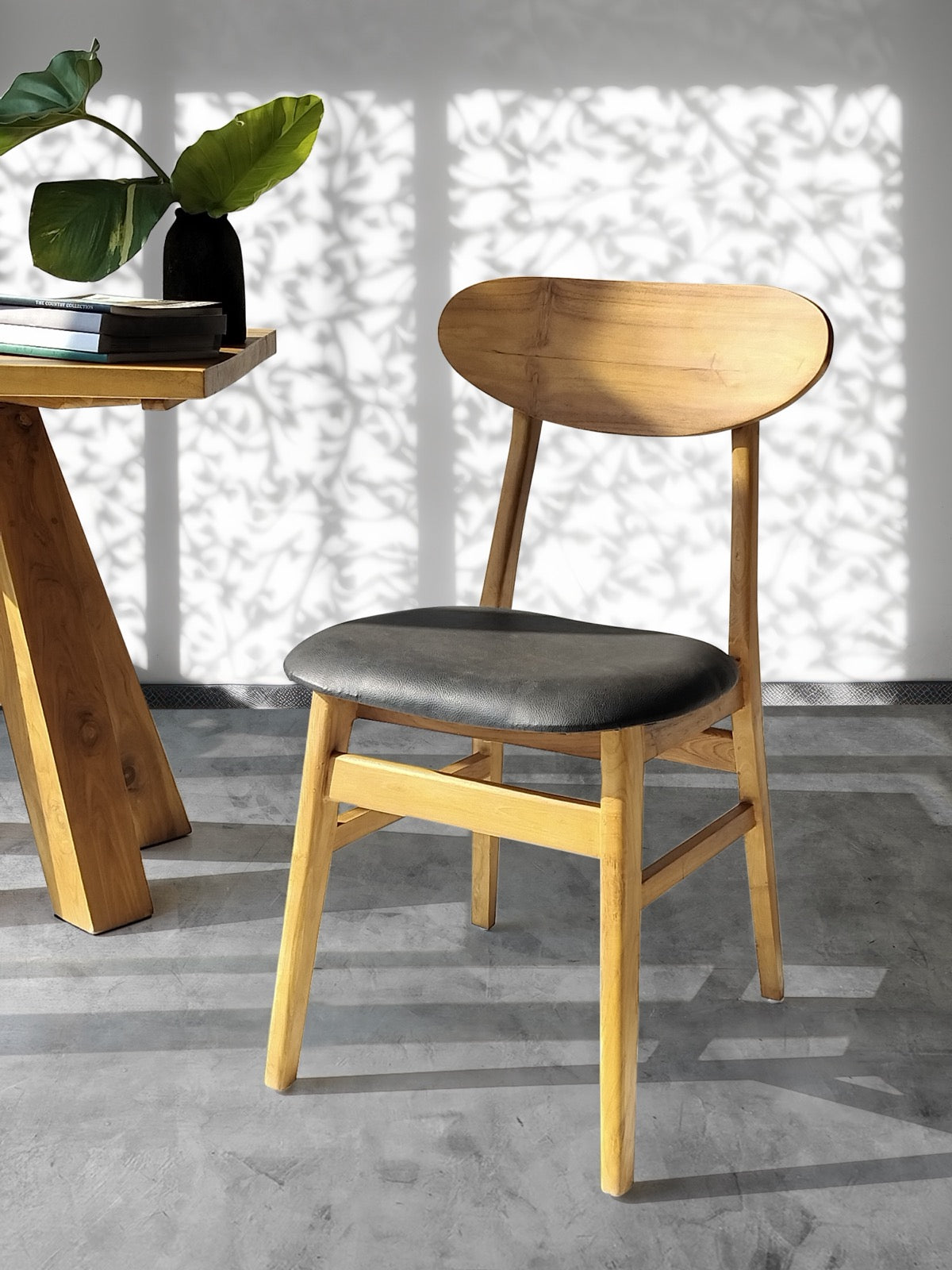Teak dining chair Orlando – boho furniture handcrafted in Bali by BaliSouk